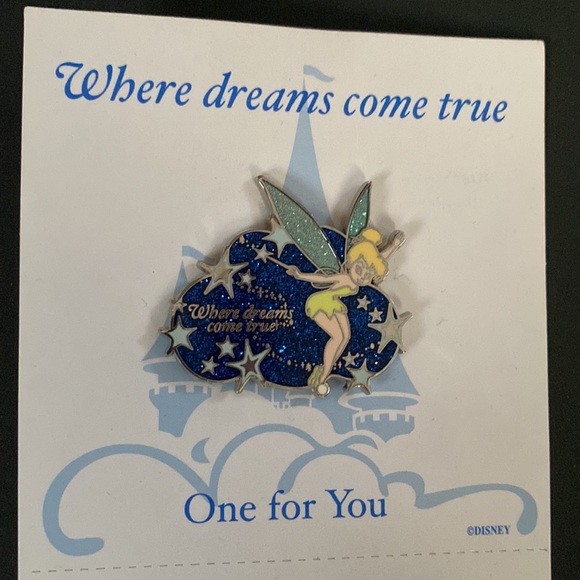 EXCLUSIVE vintage never worn Tinkerbell pins. - Picture 2 of 5